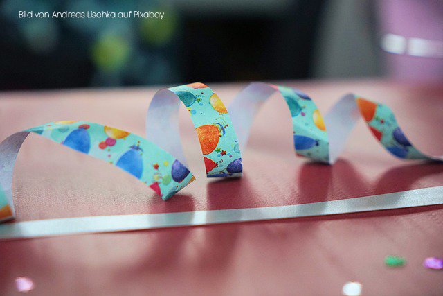 carnival-4874000_640